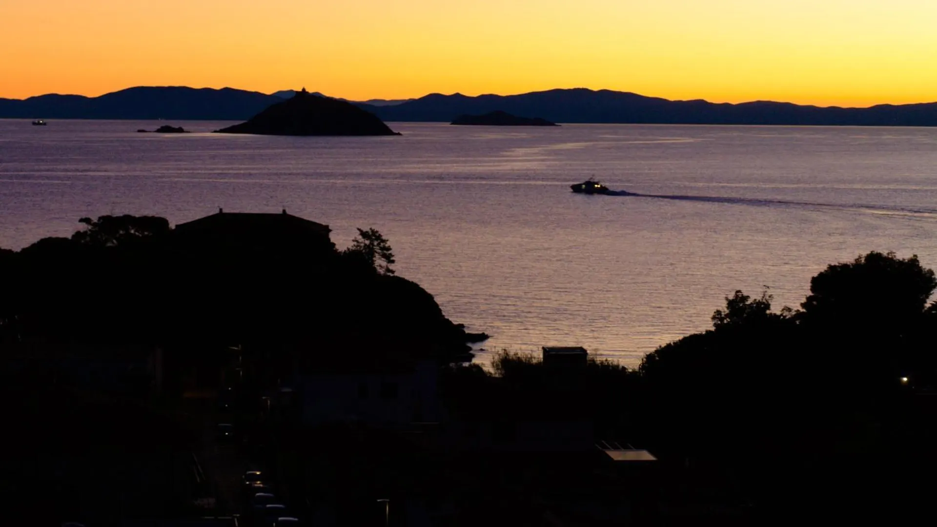 Attico Cavo A Pochi Passi Dal Mare Διαμέρισμα